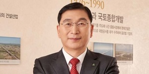 현대건설 신한울 3·4호기 삼성물산·대우건설과 3파전, <a href='https://www.businesspost.co.kr/BP?command=article_view&num=339228' class='human_link' style='text-decoration:underline' target='_blank'>윤영준</a> 우군 든든