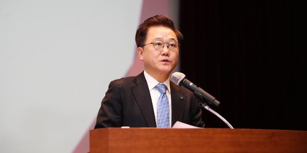 [오늘Who] 강석훈 산은 부산이전 외부컨설팅, 노조 이전반대 용역 '맞불'