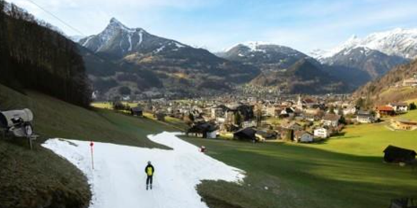 알프스 스키장에서 눈이 사라졌다, 기후변화로 이상고온 이어져 