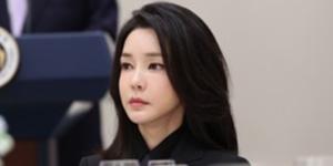[오늘Who] 보폭 넓히던 김건희, 주가조작 판결에 '조용한 내조'로 돌아가나 