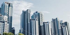 서울 아파트값 46주째 떨어져, 역세권 중저가 수요로 하락폭은 축소