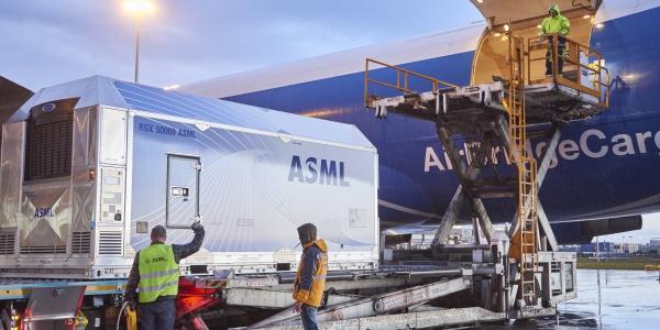 네덜란드 ASML 미중 패권경쟁에 고심, 반도체장비 수출통제 미지수 