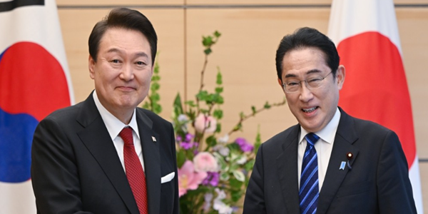 일본 '화이트리스트'에 한국 다시 포함, 반도체 소재 수출규제 뒤 4년 만