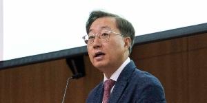 [오늘Who] 카카오뱅크 할 사업 많다, 윤호영 인터넷은행 선두 굳힌다