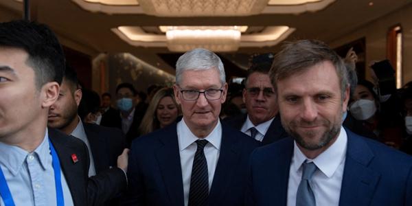 미국 정치권 ‘탈중국 압박’ 애플과 디즈니로 번지나, 중국사업 딜레마 커져