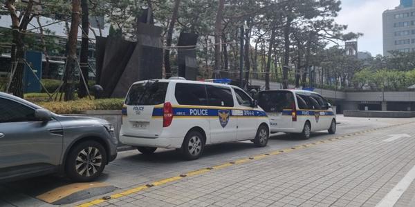 서울 강남구 포스코센터에서 30대 남성 추락해 사망