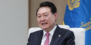 [여론조사꽃] 윤석열 지지율 31.3%, 대통령실 도청 해명 '비공감' 65.4%