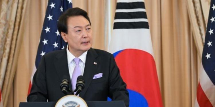 [한국갤럽] 윤석열 지지율 30%, 윤석열 정부 1년 정책 평가 ‘부정적’