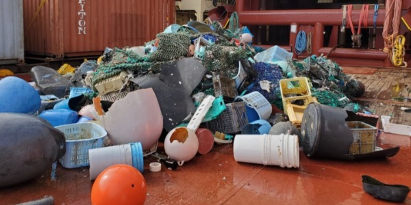플라스틱 쓰레기 문제 대응 ‘어벤져스’ 나섰다, UN 압박하는 활동 예고