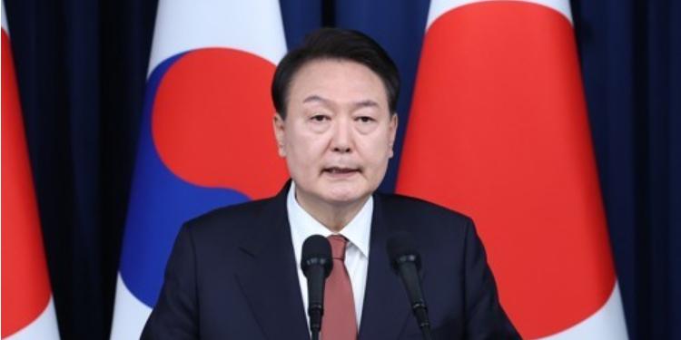 [미디어토마토] 윤석열 지지율 32.6%, '한미 정상회담 성과 없다' 과반 넘어