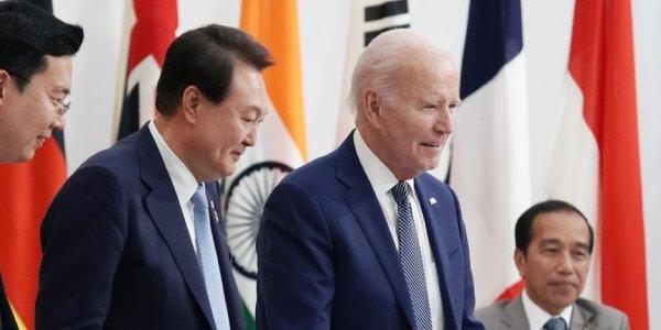 바이든, 한국과 일본 정상에 미국 워싱턴 3자 회담 초청 제안 