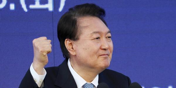 [국민리서치·에이스리서치] 윤석열 지지율 42.2%, '김남국 제명' 44.0%