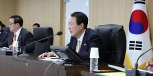 북한 광명성호 이후 7년 만에 우주발사체 발사, 안보상황점검회의 열려