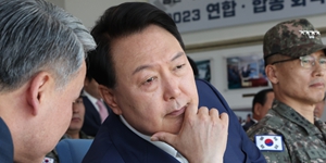 [한국갤럽] <a href='https://www.businesspost.co.kr/BP?command=article_view&num=337654' class='human_link' style='text-decoration:underline' target='_blank'>윤석열</a> 지지율 35%, <a href='https://www.businesspost.co.kr/BP?command=article_view&num=305429' class='human_link' style='text-decoration:underline' target='_blank'>김기현</a>·<a href='https://www.businesspost.co.kr/BP?command=article_view&num=337845' class='human_link' style='text-decoration:underline' target='_blank'>이재명</a> 당대표 역할 부정평가 많아 