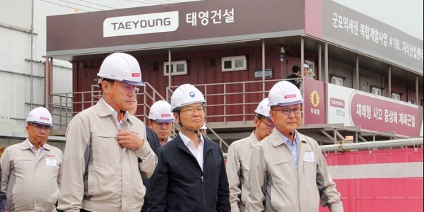 '최대 중대재해 산업' 건설업, 장마·폭염 대비하고 로봇·드론 도입하고 