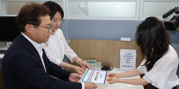 여름휴가 잊은 정치권, 국정조사·영장 청구 여야 갈등에 8월 여의도는 용광로