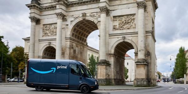 '제2 테슬라' 리비안 주가 급등, 생산차질 해결로 전기차 인도량 예상 넘어서