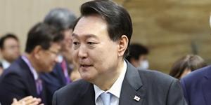 전국지표조사 윤석열 지지율 38%, 총선 '정부지원' 46% '정부견제' 41%