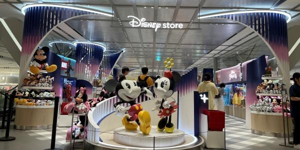 디즈니스토어 한국 첫 공식매장도 오픈런, 현대백화점 차별화 무기 통했다 