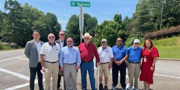 미국에 SK 이름 넣은 도로 생겨, SK온 미국 배터리 대규모 투자 영향