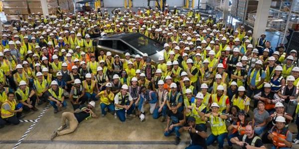 머스크 “테슬라 사이버트럭 예약 190만 대” 수요 자신, 이익률 전망은 엇갈려