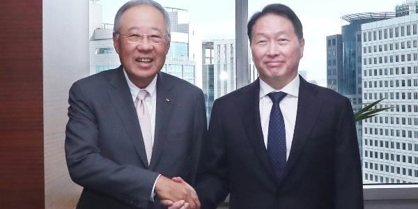 대한상의 회장 최태원, 한경협 회장 류진 만나 엑스포 유치 협조 요청