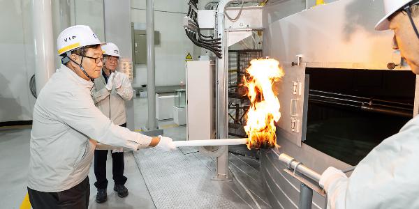 KCC 김천공장 그라스울 2호기 안전기원제 열어, 정몽진 정재훈 참석