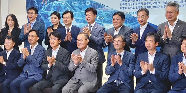 삼성·LG 이어 현대차 부른 민주당 "정의선 체제 긍정적, 열린 마음으로 지원"
