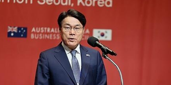 포스코홀딩스 리튬 양산 본격화, 최정우 '비중국' 2차전지 원료 공급망 선점