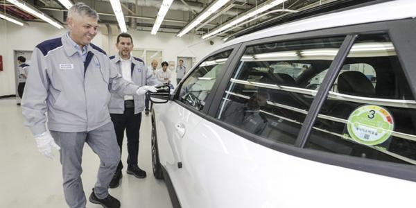 GM 사장 비자레알 창원공장 방문, 