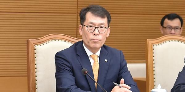 기업은행 최대 실적 향해 달린다, 김성태 다시 한번 비이자사업 고삐 죄 