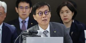 한은 이창용 국감서 가계부채 해결 소신 재확인, 정책 엇박자 논란엔 해명 