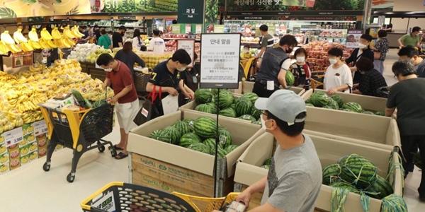 정부 '대형마트 의무휴업일 공휴일 지정' 규제 철폐 가닥, 유통업계 '환영'