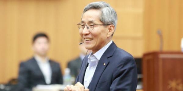 KB금융 '리딩금융' 만들기 위해 달린 9년, 윤종규 '유종의 미' 거뒀다