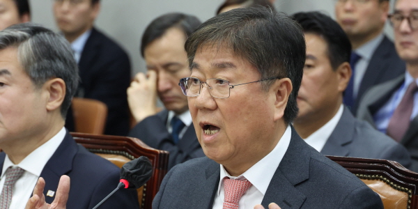 국힘 혁신위 압박에도 버티는 영남 중진, 대통령-여당 관계 변화 기류