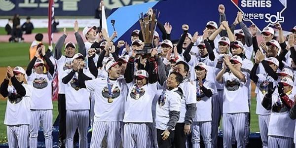 [백브리핑] LG트윈스 29년 만의 우승에 신한카드가 더 신이 난 이유