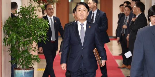 방통위원장 이동관 재산 49억 신고, 전 방심위원장 정연주 12억