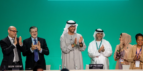 COP28 최종합의문 채택, 의장 알 자베르 "역사적 성과에 자랑스러워야"