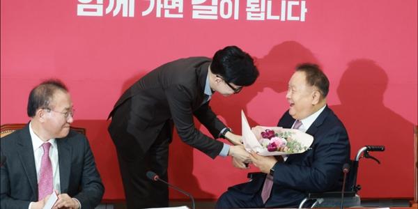 '민주 5선' 이상민 국힘 입당, “윤석열정부 성공과 원내1당 탈환 힘 보탤 것”