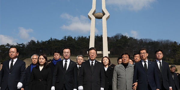 이재명 총선 20일 앞두고 광주 방문해 유세, “윤석열 정권 심판하자”