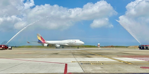 아시아나항공 ‘하늘 위의 여왕’ B747 마지막 비행, 25년간 8800만km 누벼