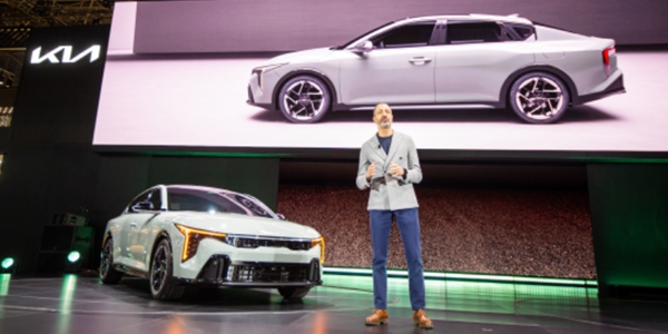 기아 뉴욕오토쇼서 K4 실제 차량 공개, "5월 조지아 공장서 EV9 생산"