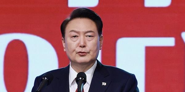 [리얼미터] 윤석열 지지율 41.1%, 국힘 정당지지도 1년 만에 오차 밖 우세