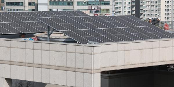한국 'RE100' 기업 소비전력 비중 10% 넘어서, 재생에너지 정책 필요성 부각