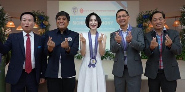 롯데장학재단, 필리핀 대학생 80명에게 장학금 총 1억 지원