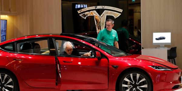 테슬라 동남아 진출 확대로 성장동력 찾는다, 중국 BYD와 '한판승부' 앞둬