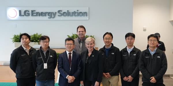 미국 에너지부 장관 LG엔솔 미시간 공장 방문, 바이든 정부 정책 홍보 목적