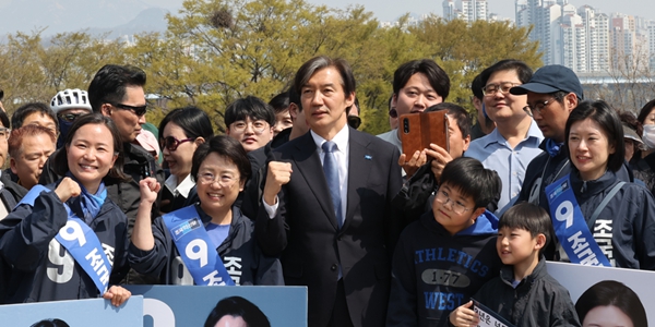 조국 서울 유세 집중, “마음속에 대파 품고 사전투표" "의석 더 필요”