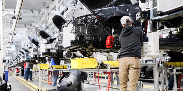 토요타 미국 전기차 생산 일정 1년 연기 전망, 일본매체 "품질과 안전 고려" 