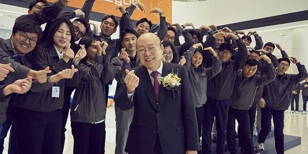 '5년 만에 현장경영' 김승연 이번에도 한화에어로, 류현진 홈 복귀전 직관